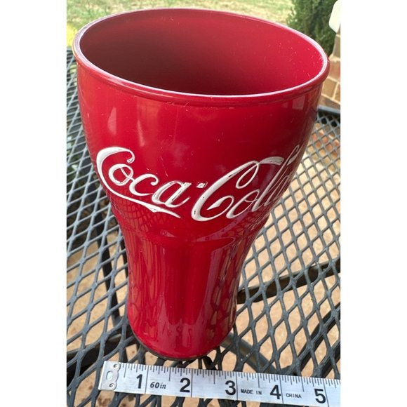 Coca-Coca Classic Red White Plastic 20 oz. Tumblers 7" Tall 3 pc. Set - Picture 6 of 9